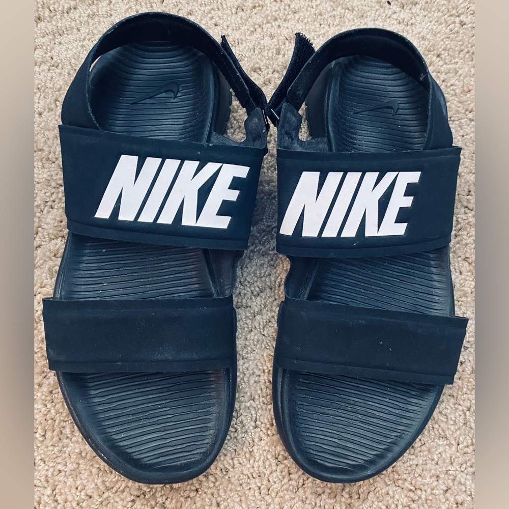 NIKE Women Tanjun SANDALS, size 7.5, Velcro closure